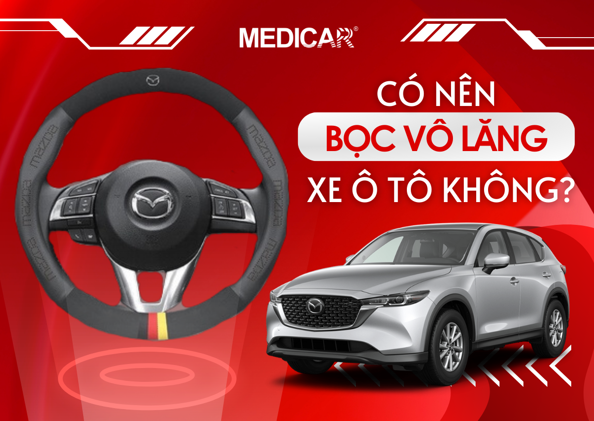 Người lái xe cầm vô lăng có bọc da