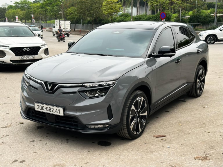 Lưu ý quy định dán decal xe ô tô khi đăng kiểm
