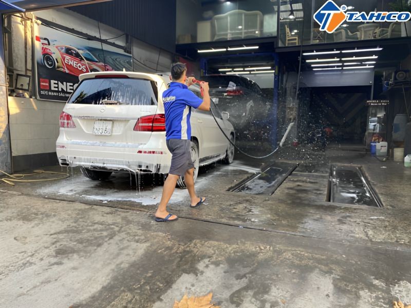 combo-tiem-rua-xe-o-to-binh-dan-gia-re-24 Các lựa chọn combo tiệm rửa xe ô tô bình dân