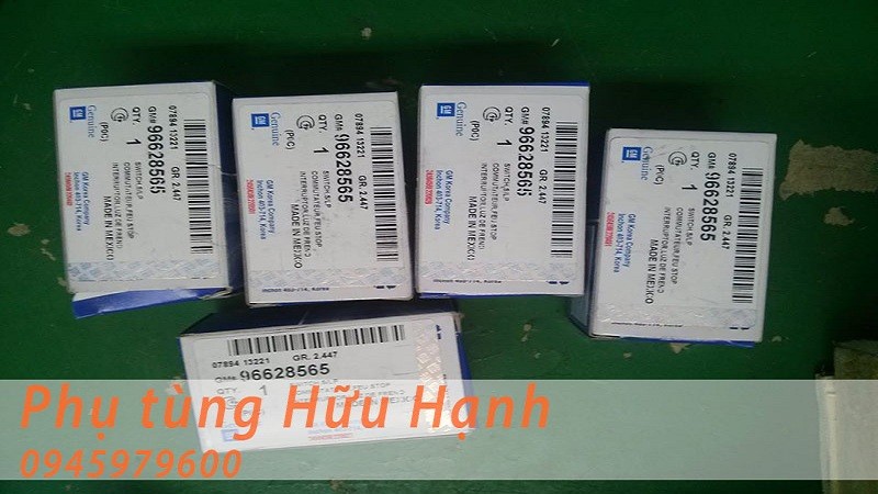 Hình ảnh công tắc đèn stop xe Chevrolet Captiva chính hãng