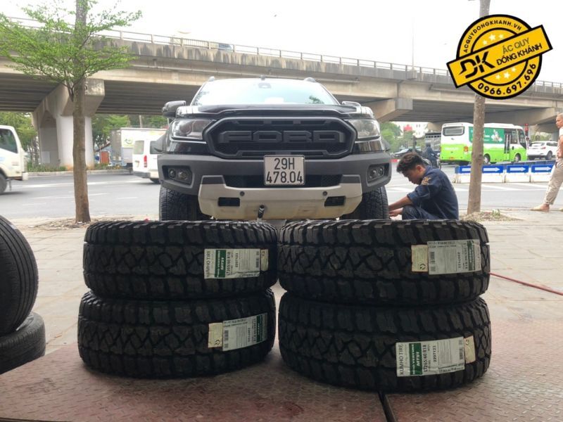 Lắp đặt lốp Kumho 265/60R18 cho Ford Ranger