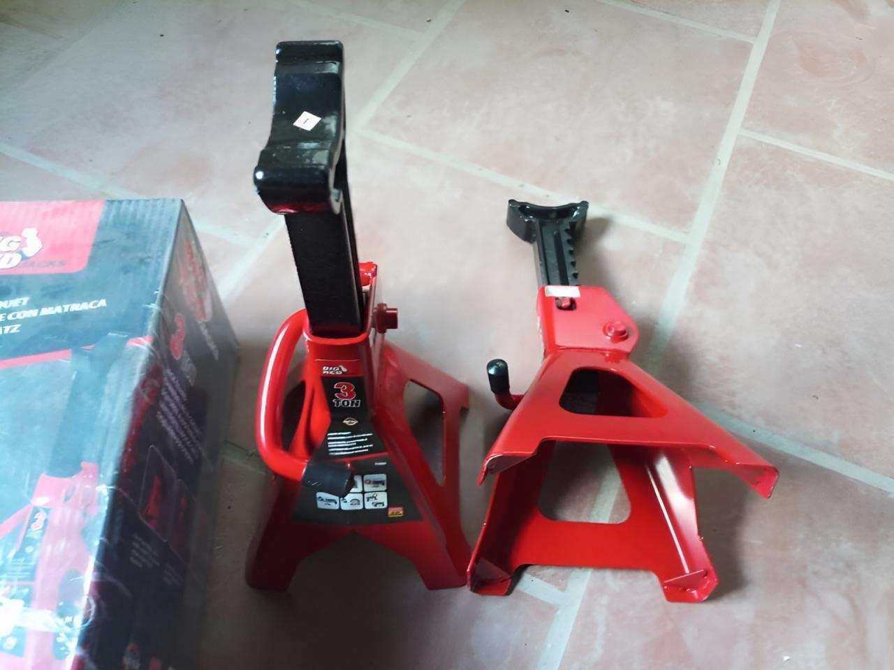 Ảnh sửa xe ô tô: Hình ảnh chân kê mễ kê