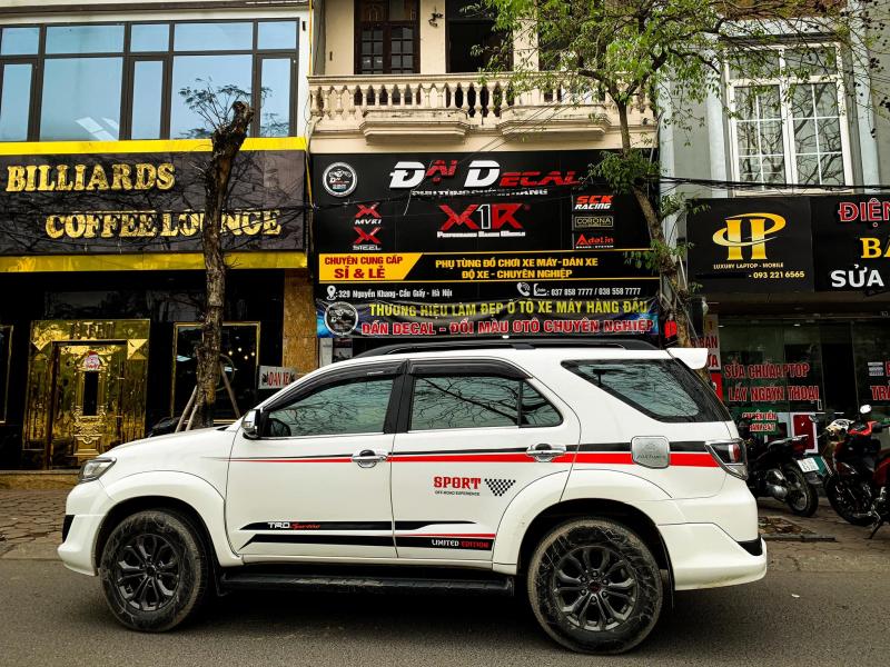 Cửa hàng Đại Decal chuyên dán decal xe ô tô