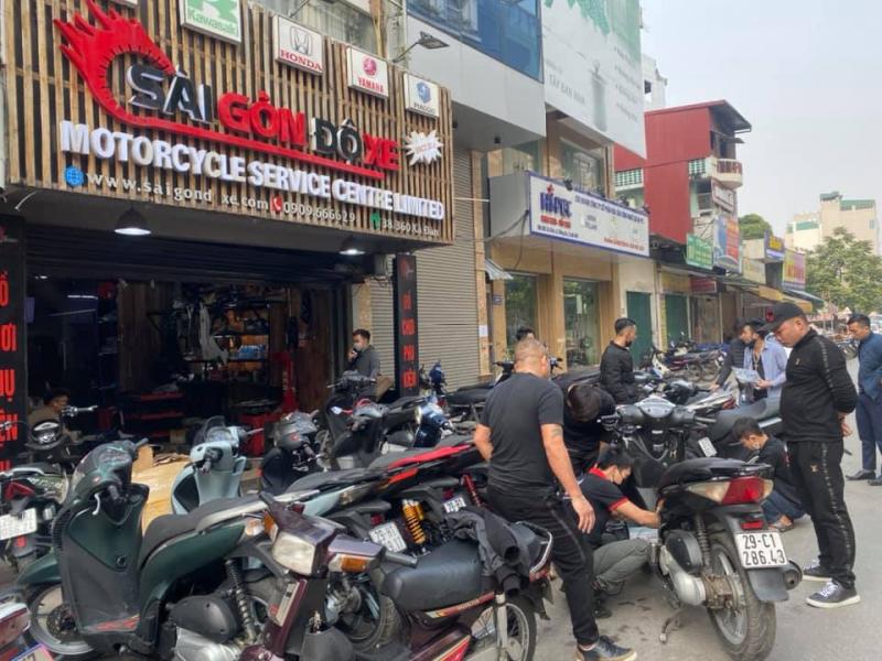 Dán decal xe máy tại Scooter Hà Nội
