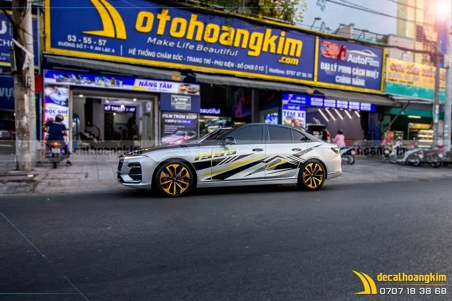 Mâm xe ô tô dán decal chrome sang trọng, tác động đến báo giá mâm xe ô tô