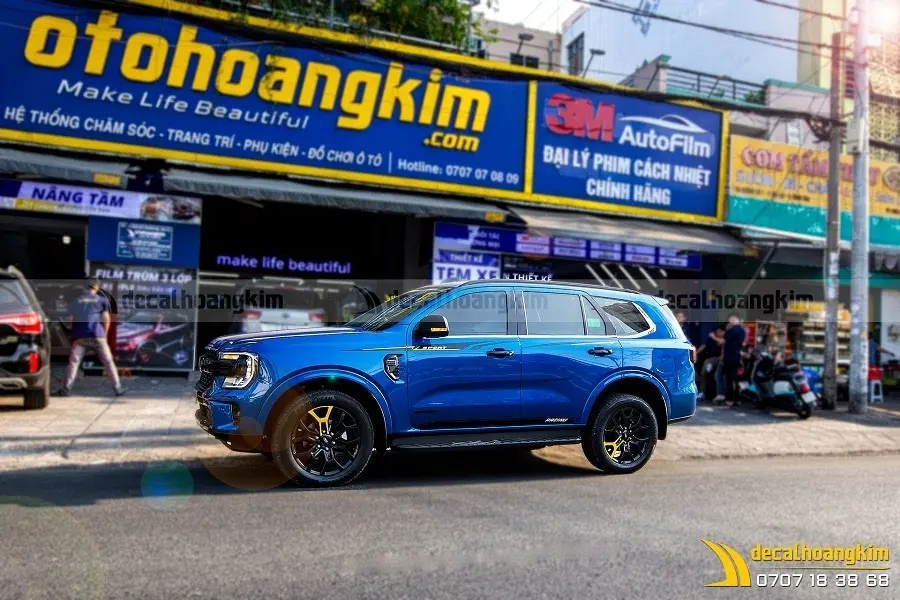 Lưu ý khi chọn màu và kiểu dán lazang phù hợp với ngoại hình của xe, cân nhắc báo giá mâm xe ô tô