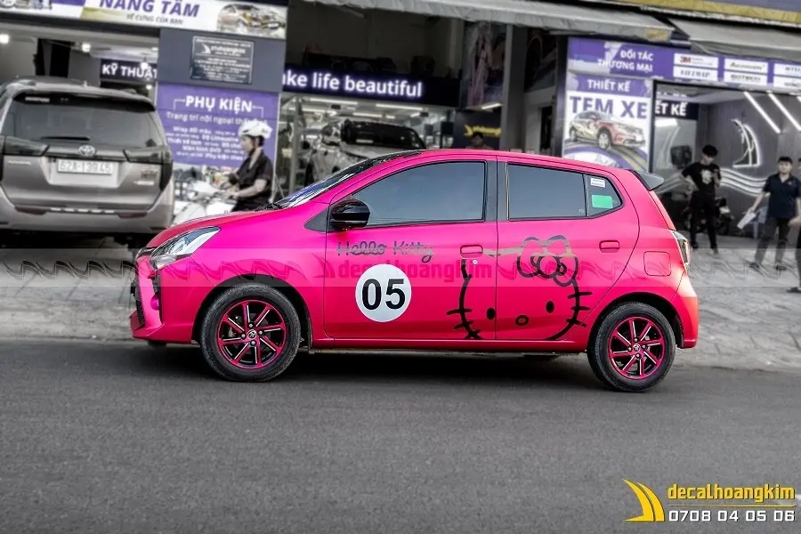 Báo giá mâm xe ô tô: Decal màu trơn đơn giản nhưng thanh lịch