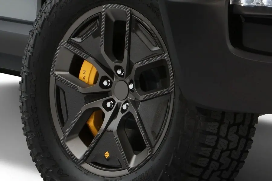 Dán decal carbon cho mâm xe ô tô thể thao, ảnh hưởng báo giá mâm xe ô tô