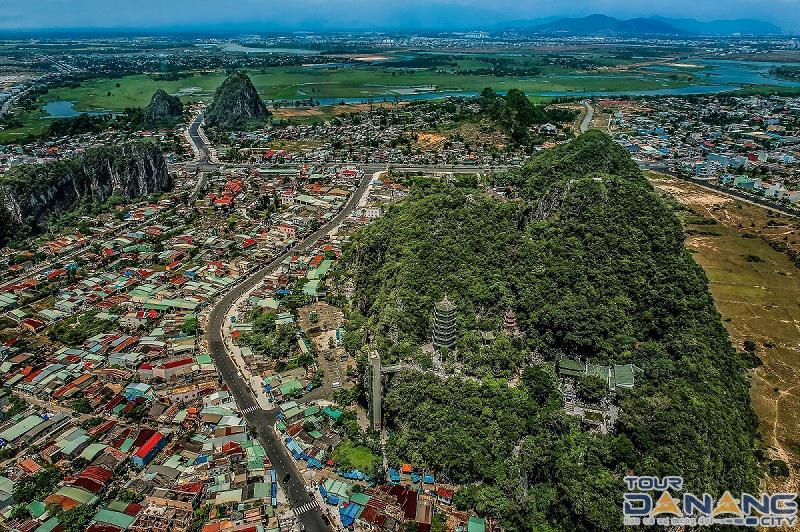 Toàn cảnh danh thắng Ngũ Hành Sơn nhìn từ xa
