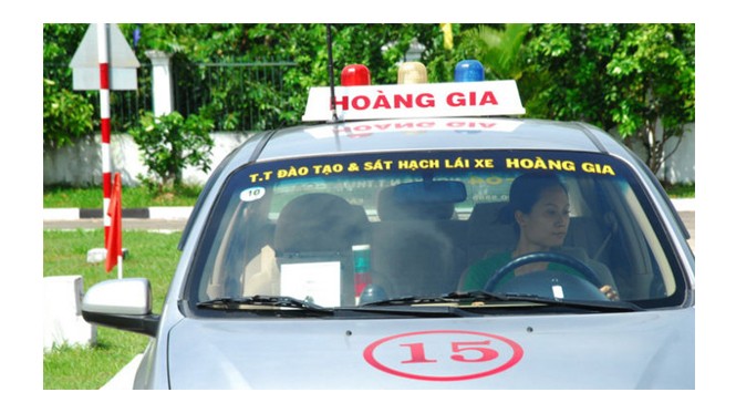 Trường dạy lái xe ô tô Hoàng Gia