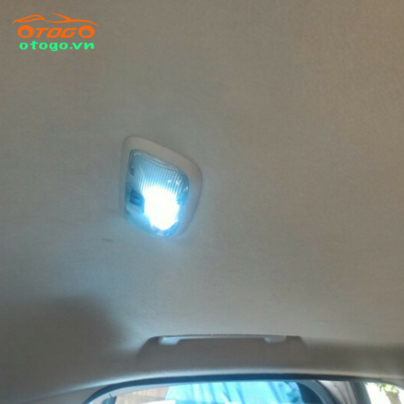 Đèn led trần xe ô tô đã lắp đặt trên xe