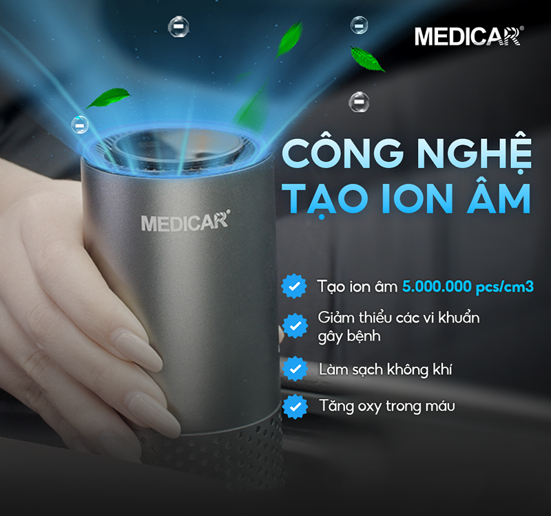 Vệ sinh nội thất là một cách khắc phục mùi hôi xe ô tô