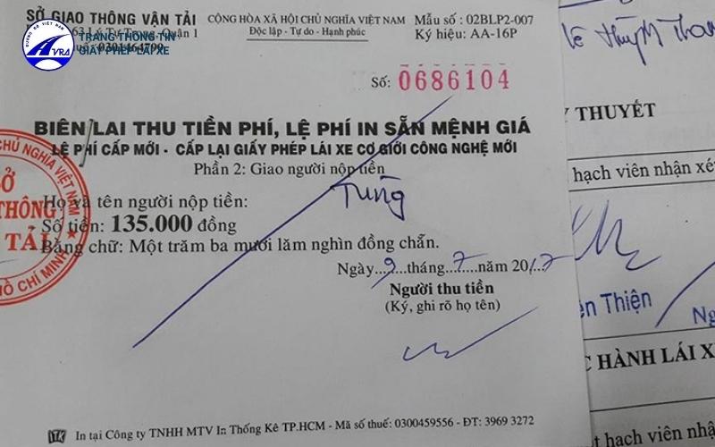 Phí cấp lại bằng lái hạng C thẻ PET là 135.000