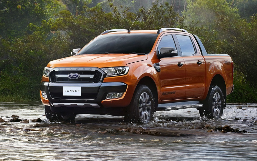 Xe Pick-up kết hợp cabin chở khách và thùng hàng phía sau, minh họa kết cấu thân xe đặc trưng