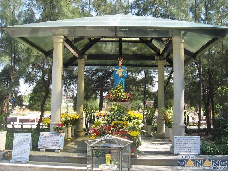 Địa điểm Đức Mẹ Sao Biển Đà Nẵng gần bãi biển Mỹ Khê
