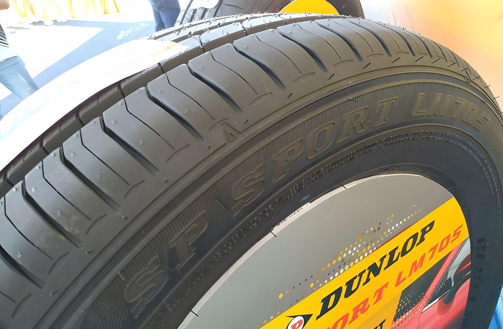 Dunlop SP LM705 - Lốp xe ô tô êm ái với công nghệ Shinobi Quiet