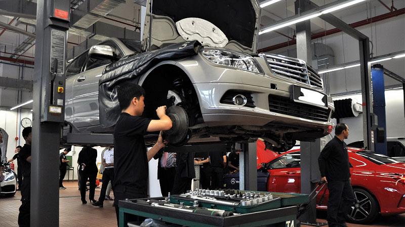 Sửa Xe Ô Tô Tại TPHCM: Tìm Gara Uy Tín, Chuyên Nghiệp