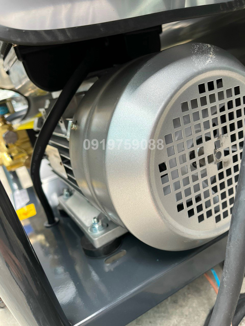 Bí quyết rửa xe ô tô Sài Gòn hiệu quả
