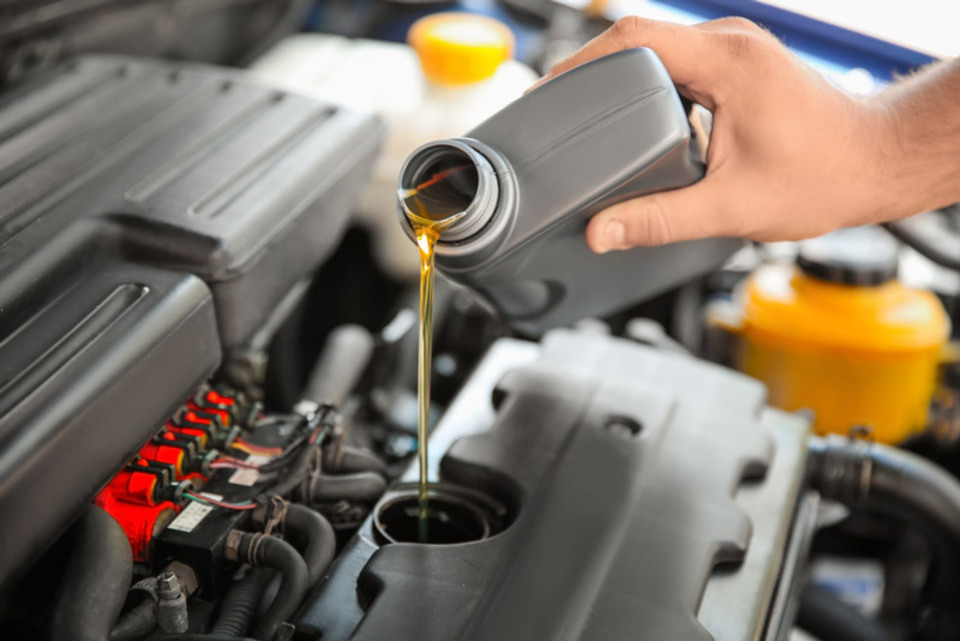 Thay dầu xe ô tô Vios: Hướng dẫn chi tiết A-Z