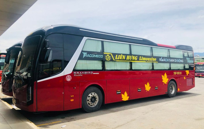 Xe khách Liên Hưng trên tuyến Vĩnh Long đi Bình Phước