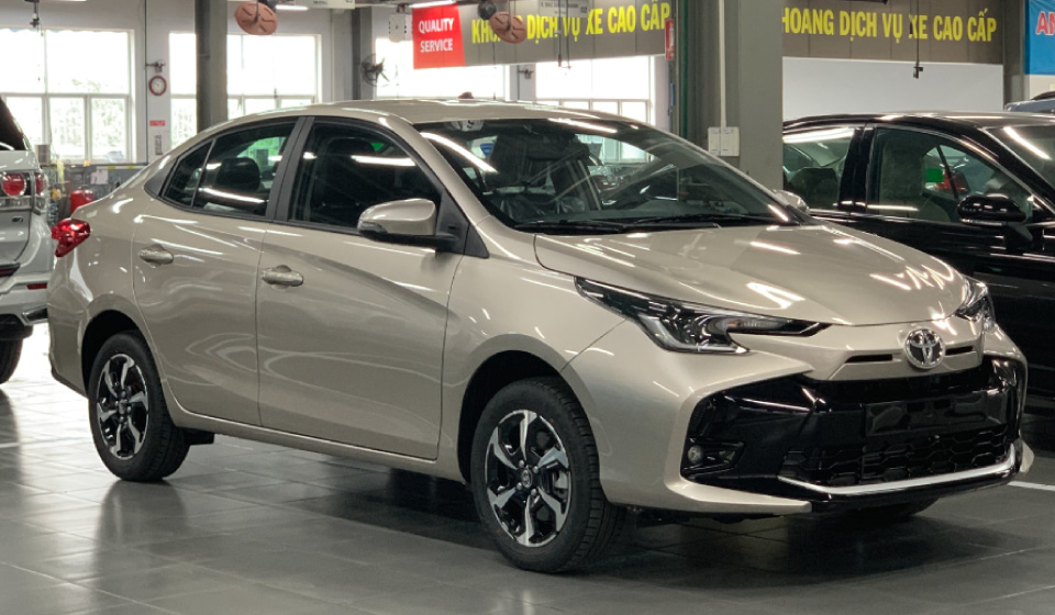 Xe ô tô 4 chỗ mắt tiền: Tổng quan và những lựa chọn đẳng cấp
