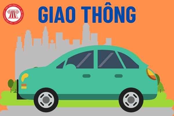 Xe ô tô gia đình chở rau thu hoạch