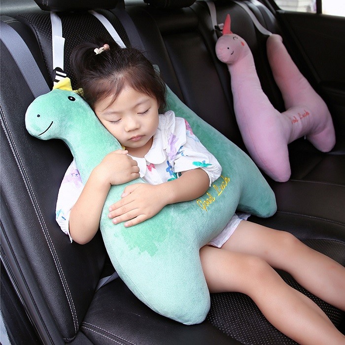 Gối chữ H hình thú màu xanh ngồi xe ô tô cho bé