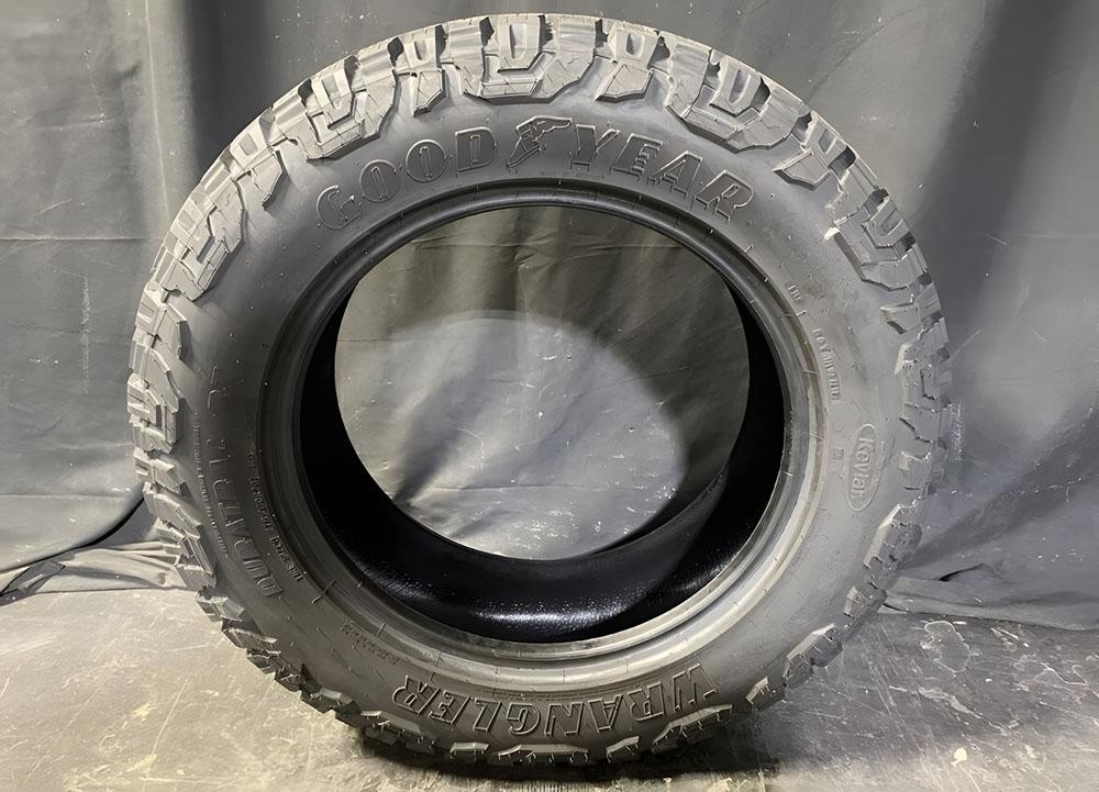 Hoa văn gai hầm hố Goodyear Wrangler DuraTrac Radial