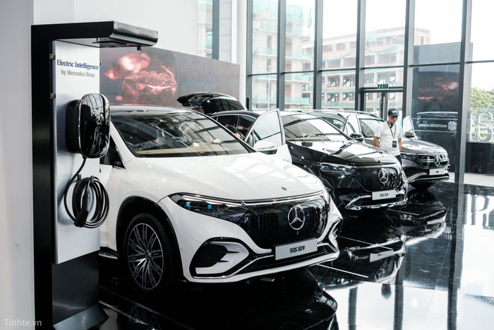 Bộ ba SUV xe ô tô điện của các hãng Mercedes-Benz