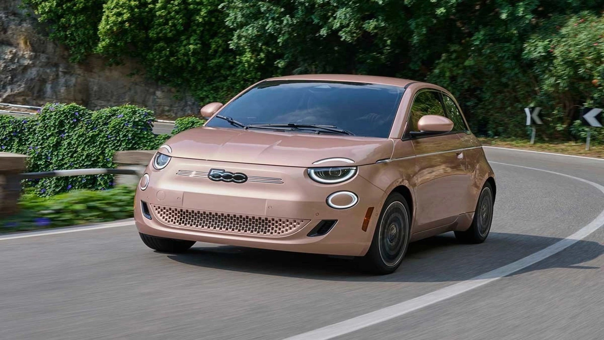 Cổng vào nhà máy Fiat, nơi lịch sử của một trong những hãng xe ô tô lâu đời nhất thế giới được tạo nên