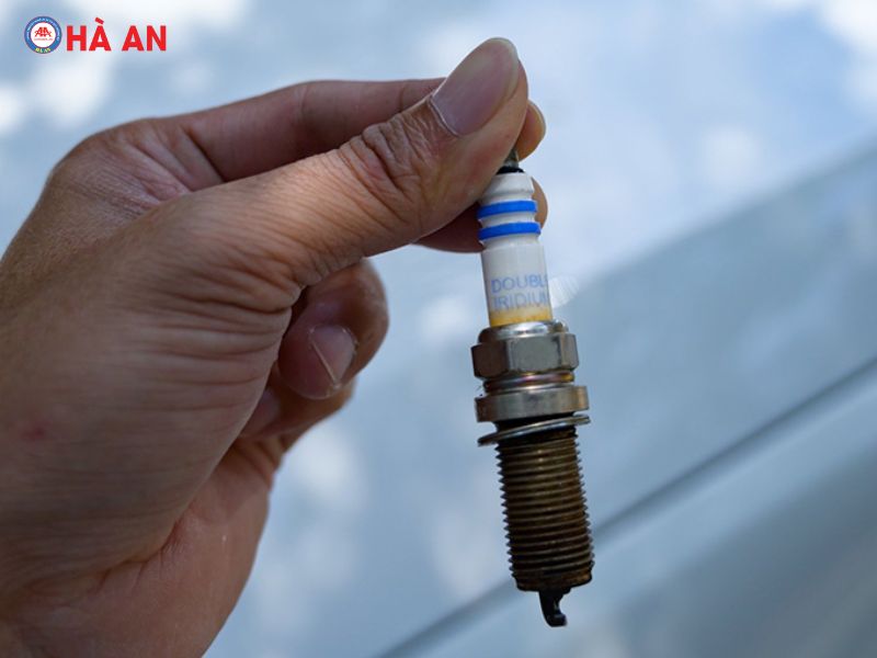 Hệ thống đánh lửa trục trặc là nguyên nhân gây giật xe khi tăng tốc