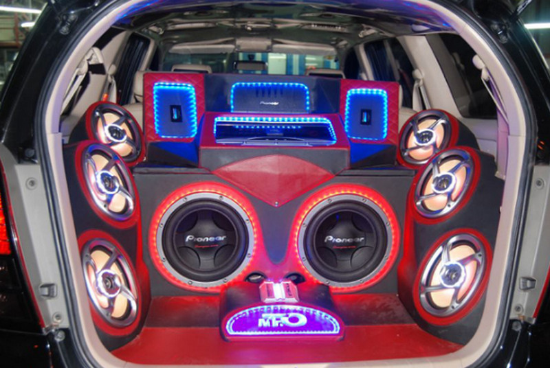 Âm Thanh Xe Ô Tô Nổ MP3: Khám Phá Thế Giới Tiếng Động Động Cơ