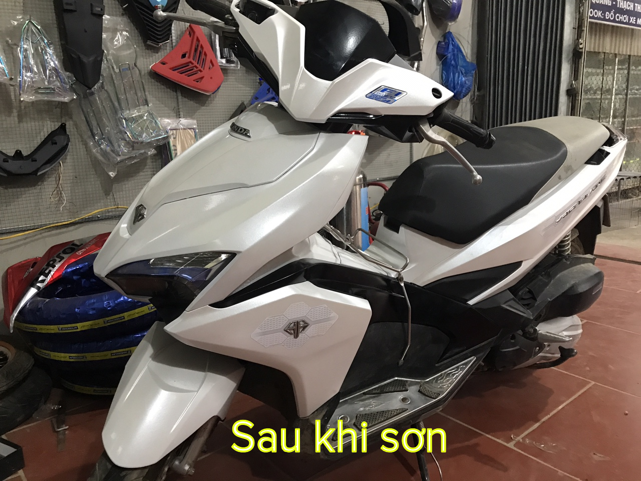 Xe ô tô màu trắng ngọc trai – Quy trình sơn