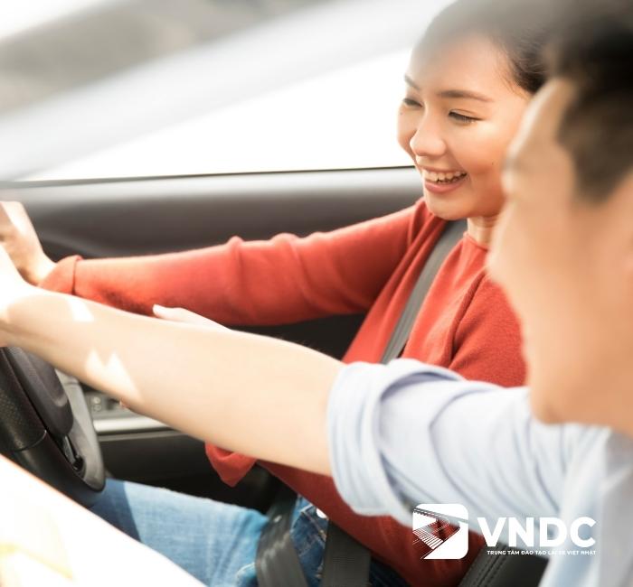 Lệ phí thi bằng lái xe ô tô B1 cần nộp tại sân thi