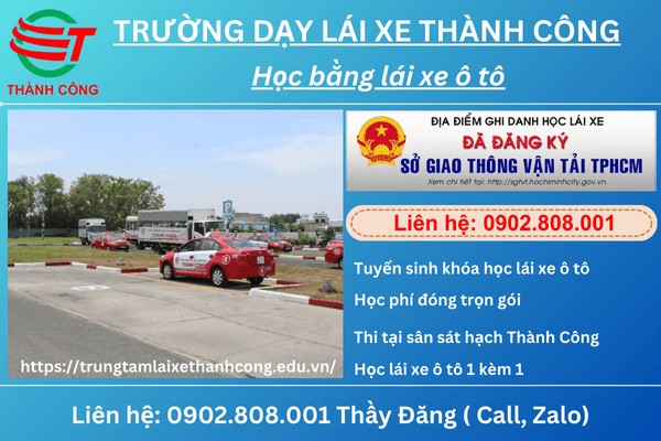 Hình ảnh minh họa học viên thực hành lái xe ô tô trong khóa học tại Quận 7