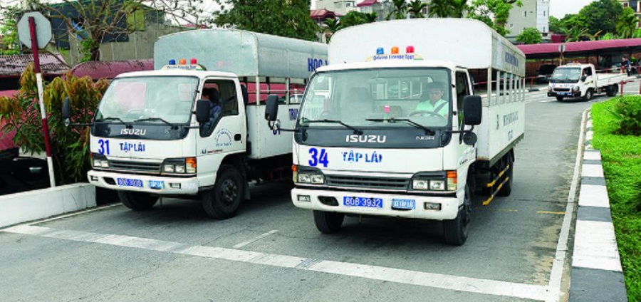 Học lái xe ô tô tải hạng C: Quy trình, Chi phí và Kinh nghiệm