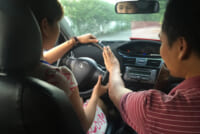 Học viên tập lái xe ô tô thực tế trên xe Toyota Vios