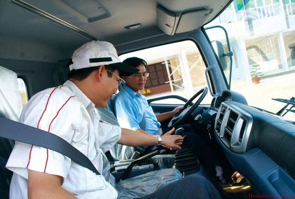 Thực hành lái xe ô tô tại sân tập Hà Đông