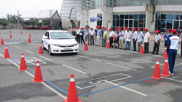 Thực hành học lái xe ô tô tại quận Thanh Xuân