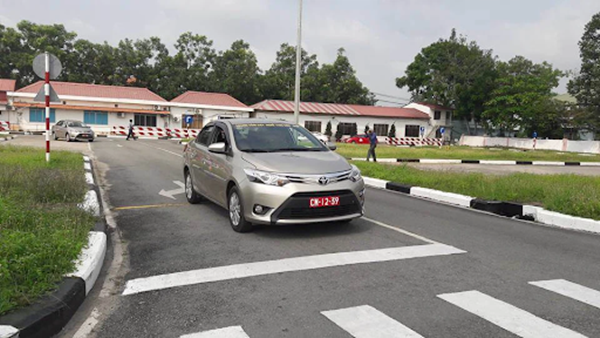 Học Lái Xe Ô Tô Hạng B Chi Tiết