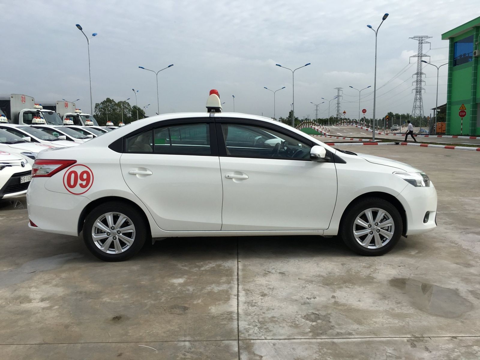 Thực hành lái xe ô tô sa hình tại Nhơn Trạch