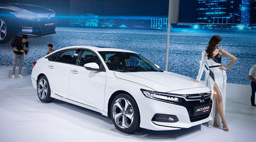 Hình ảnh toàn cảnh xe giá xe ô tô honda accord phiên bản 1.5L Turbo mới