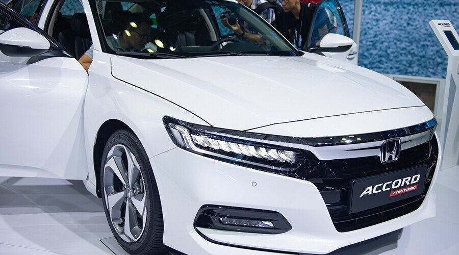 Thiết kế đầu xe Honda Accord 1.5L Turbo với lưới tản nhiệt mạ crom
