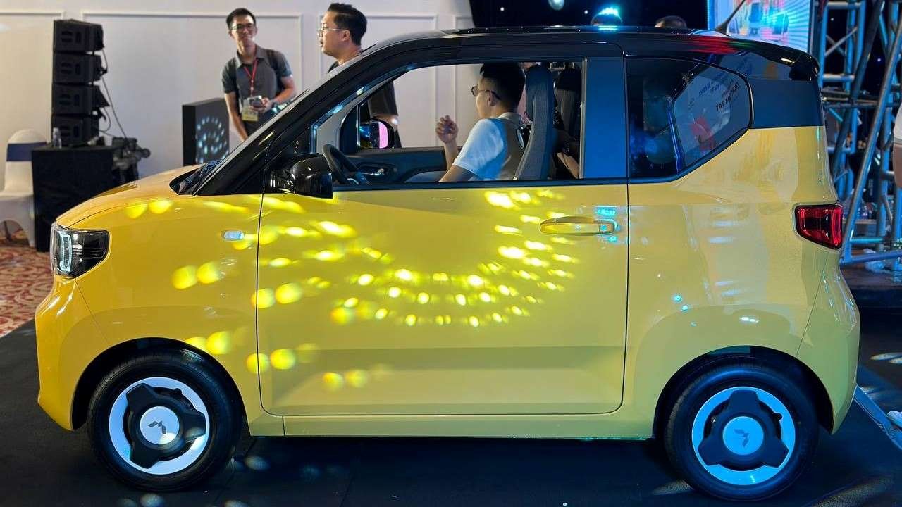 Wuling HongGuang MiniEV 2023 ra mắt tại Việt Nam, minh họa thông số kỹ thuật xe ô tô điện.