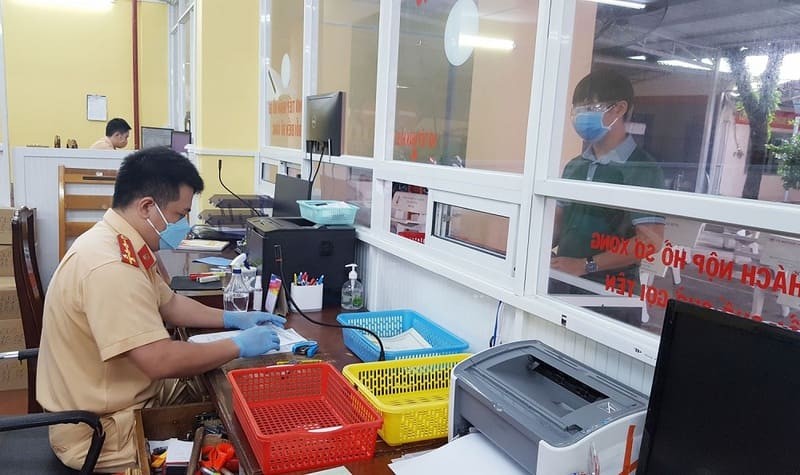 Hướng dẫn các bước làm thủ tục sang tên xe ô tô tại cơ quan công an
