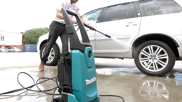 Máy bơm rửa xe ô tô Makita HW1200: Tổng quan thiết kế