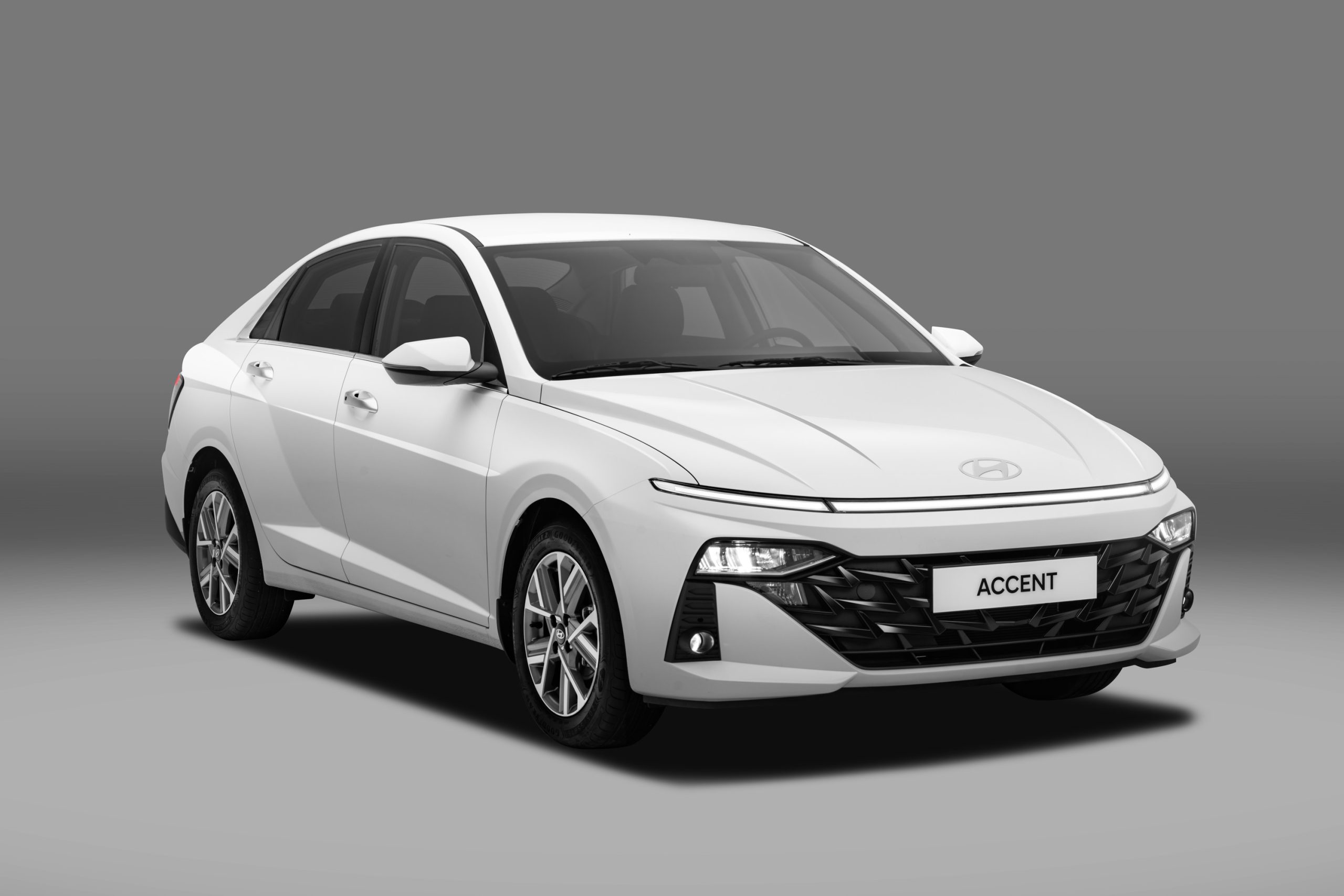 Mặt trước Hyundai Accent 2025 với lưới tản nhiệt đặc trưng