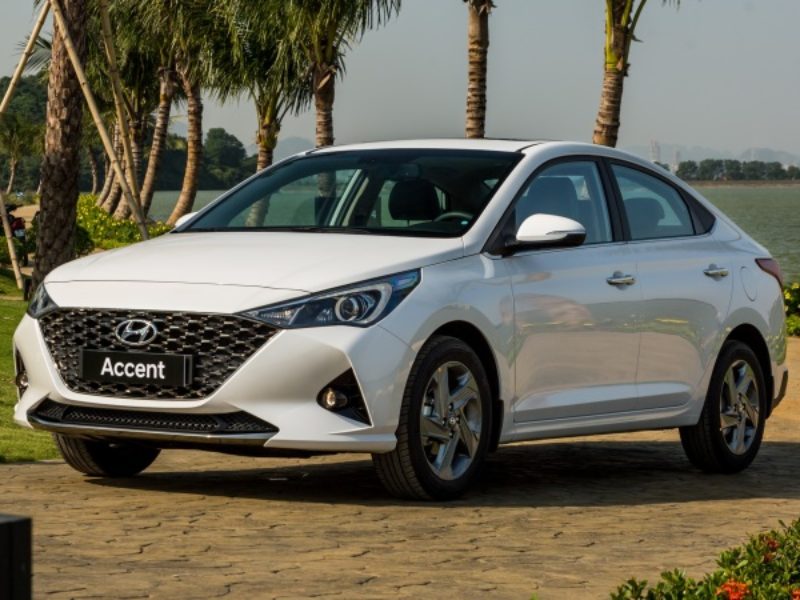 Hyundai Accent màu đỏ, mẫu xe ô tô gia đình 5 chỗ sedan hạng B với thiết kế trẻ trung