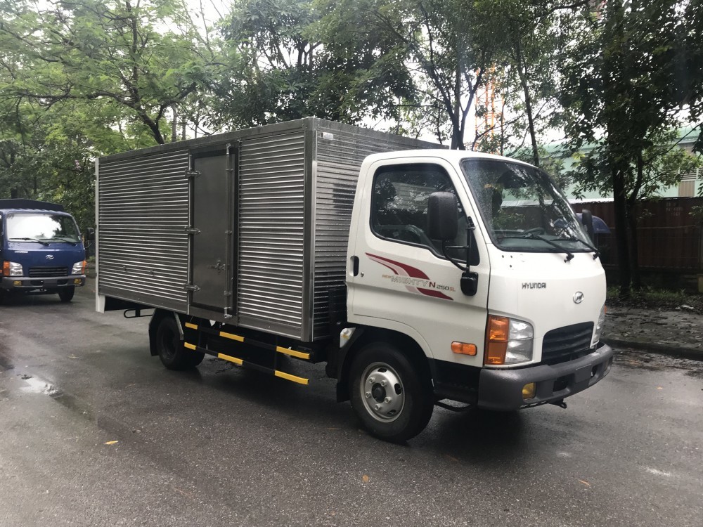 Hyundai N250SL thùng kín