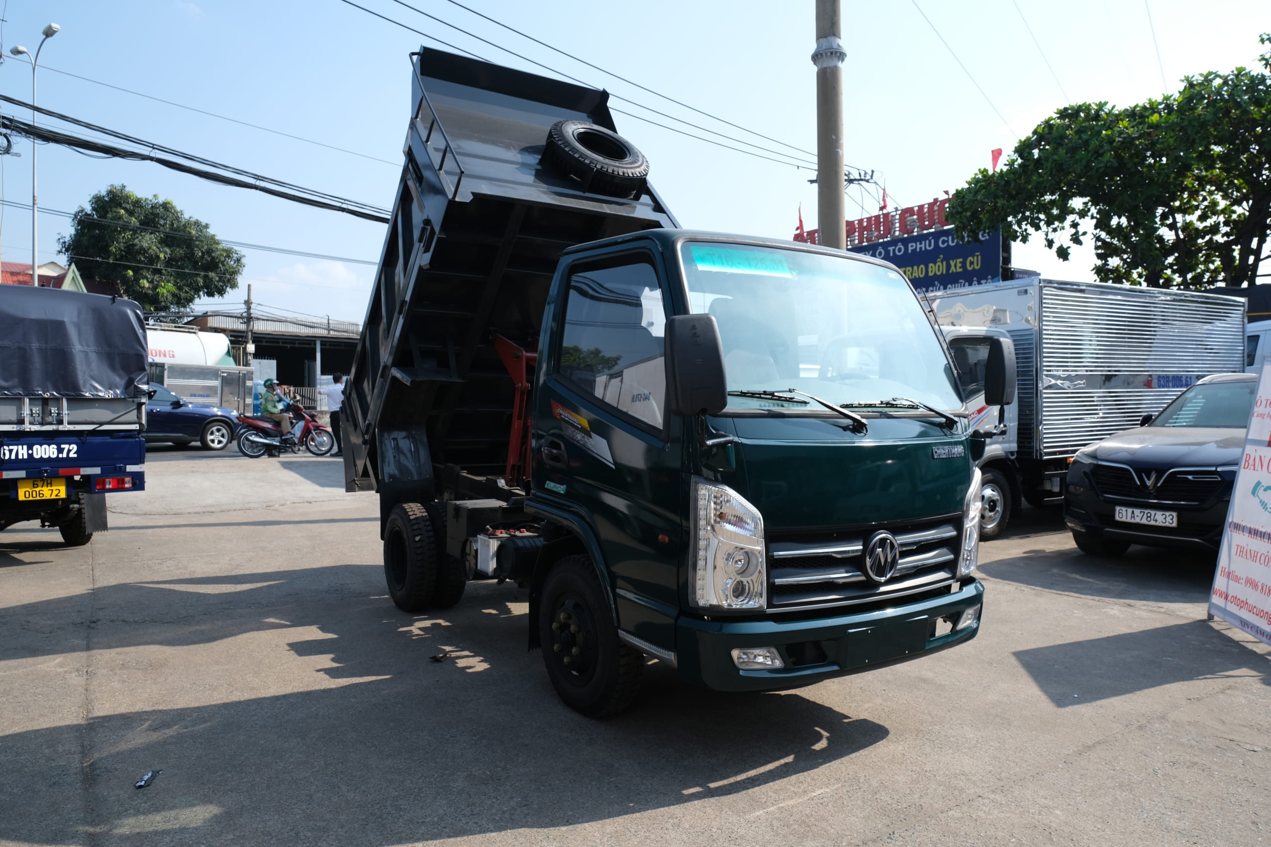 Xe ô tô tải 7 tấn chở vật liệu xây dựng